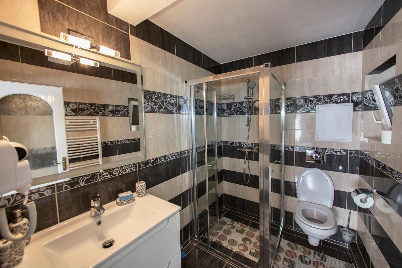 Pensiunea Cretuca Botiza 部屋 写真