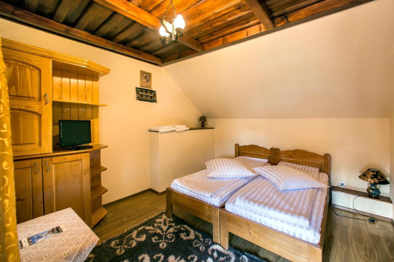 Pensiunea Cretuca Botiza 部屋 写真
